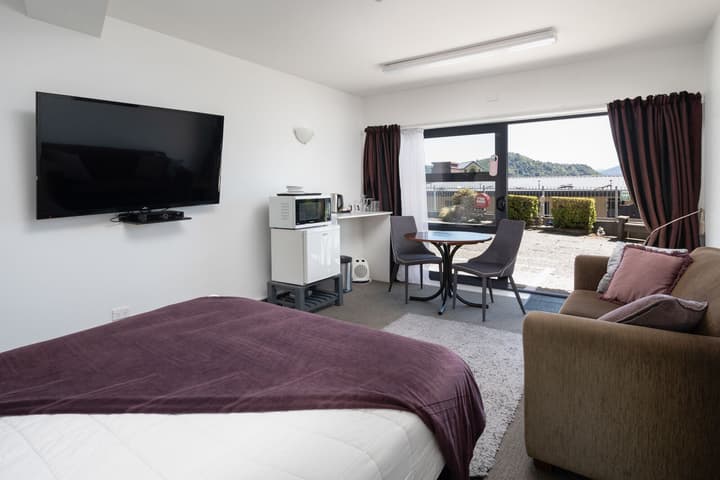 Harbour View Motel