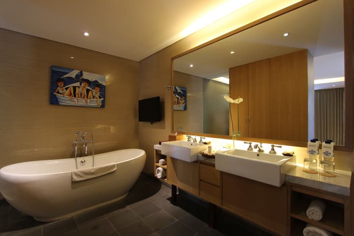 Ossotel Legian Bali