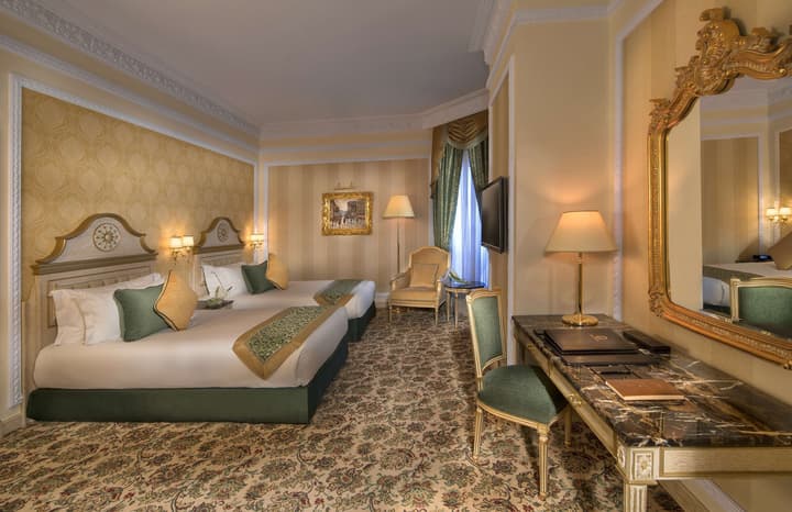 Royal Rose Hotel Abu Dhabi, Curio Collection by Hilton