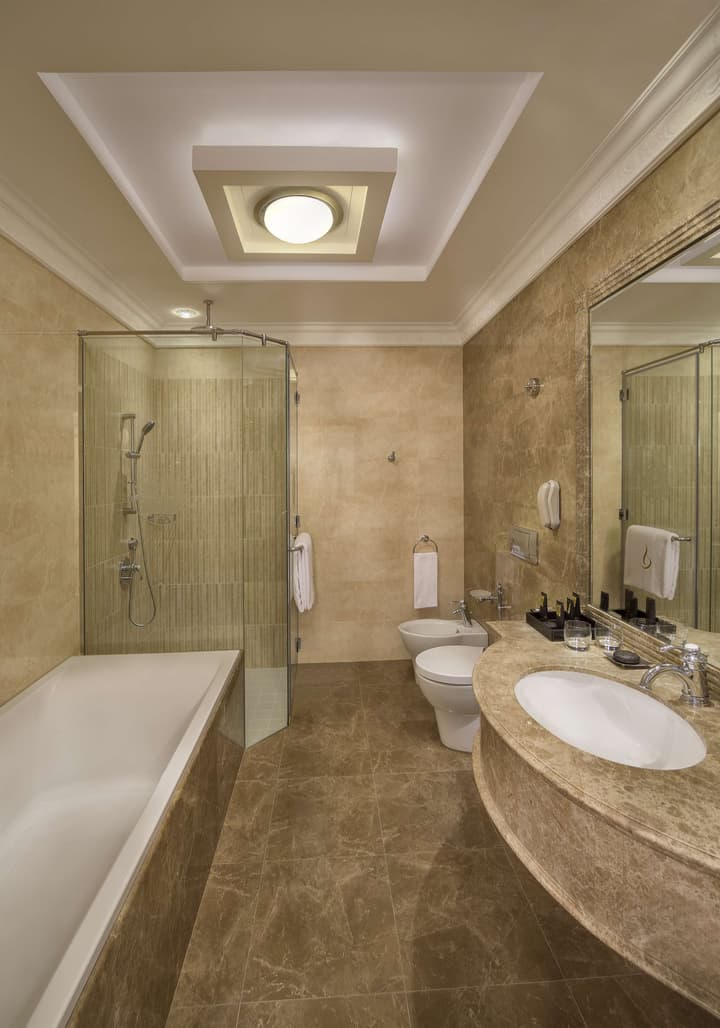 Royal Rose Hotel Abu Dhabi, Curio Collection by Hilton