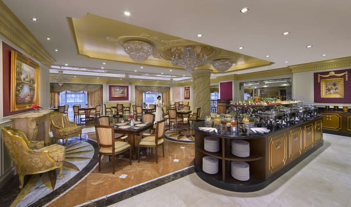 Royal Rose Hotel Abu Dhabi, Curio Collection by Hilton