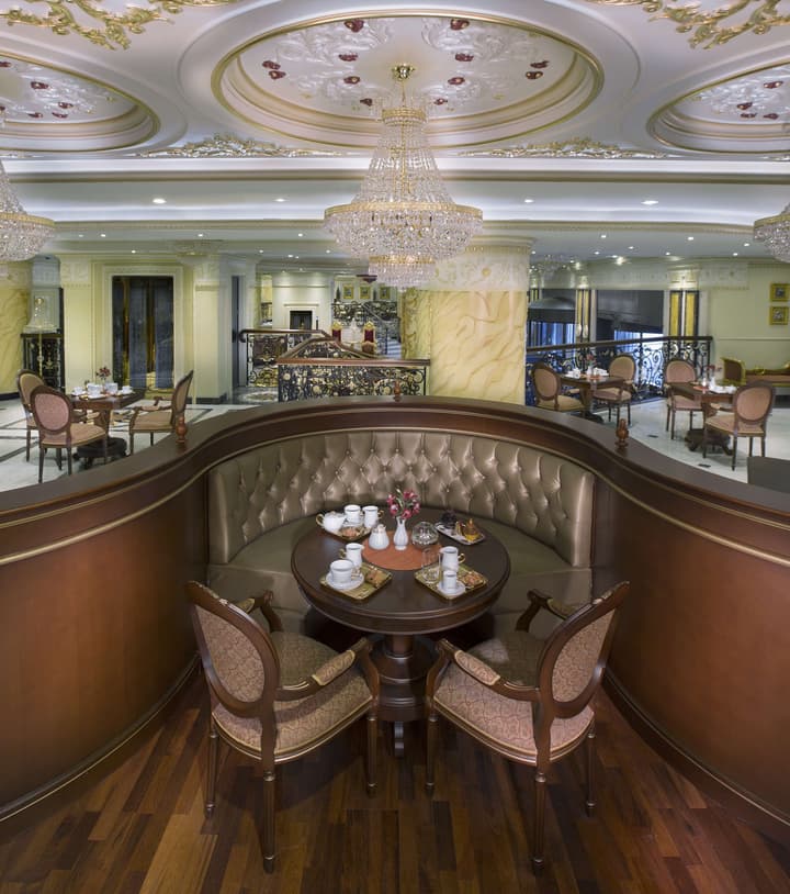Royal Rose Hotel Abu Dhabi, Curio Collection by Hilton