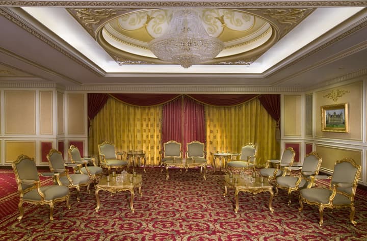 Royal Rose Hotel Abu Dhabi, Curio Collection by Hilton