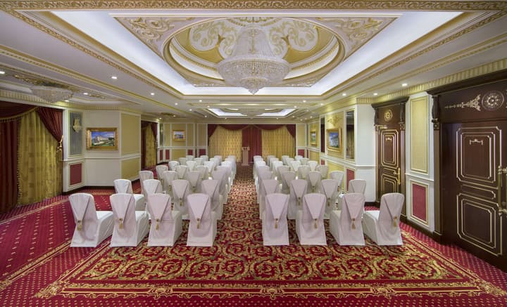 Royal Rose Hotel Abu Dhabi, Curio Collection by Hilton