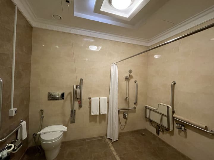 Royal Rose Hotel Abu Dhabi, Curio Collection by Hilton