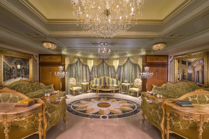 Royal Rose Hotel Abu Dhabi, Curio Collection by Hilton