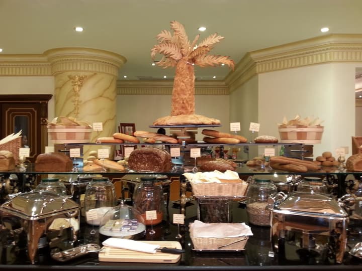 Royal Rose Hotel Abu Dhabi, Curio Collection by Hilton
