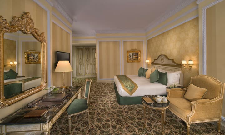 Royal Rose Hotel Abu Dhabi, Curio Collection by Hilton