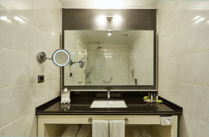 Doubletree By Hilton Hotel Izmir - Alsancak