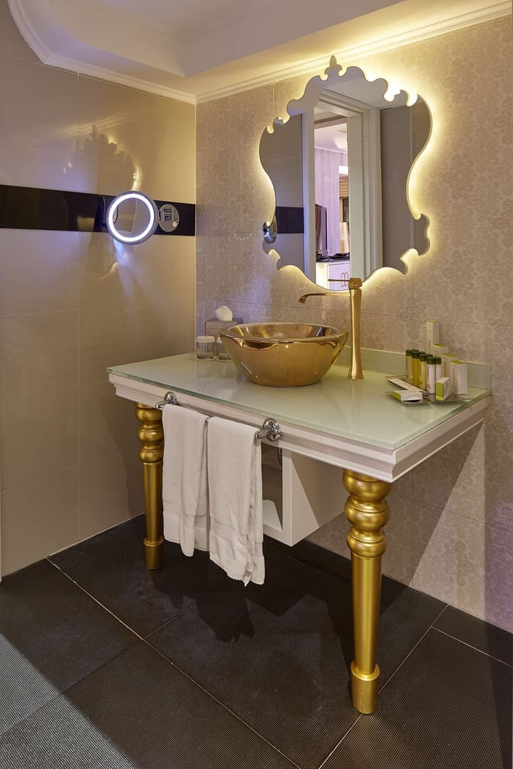 Doubletree By Hilton Hotel Izmir - Alsancak