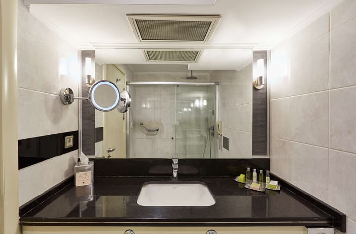 Doubletree By Hilton Hotel Izmir - Alsancak