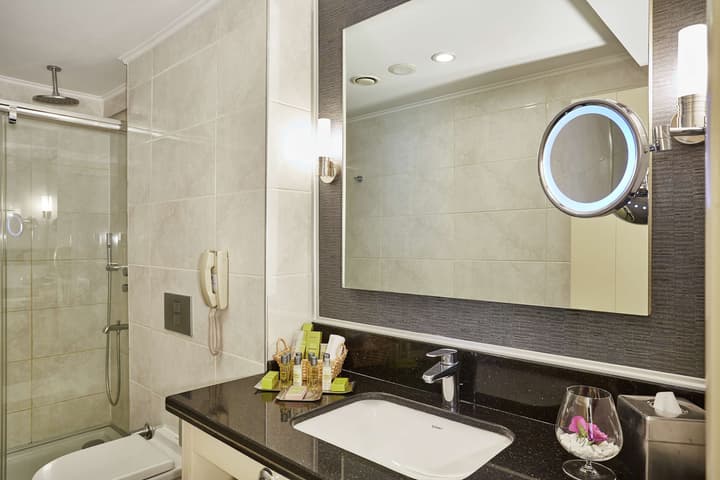 Doubletree By Hilton Hotel Izmir - Alsancak