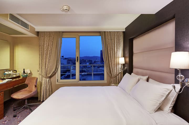Doubletree By Hilton Hotel Izmir - Alsancak