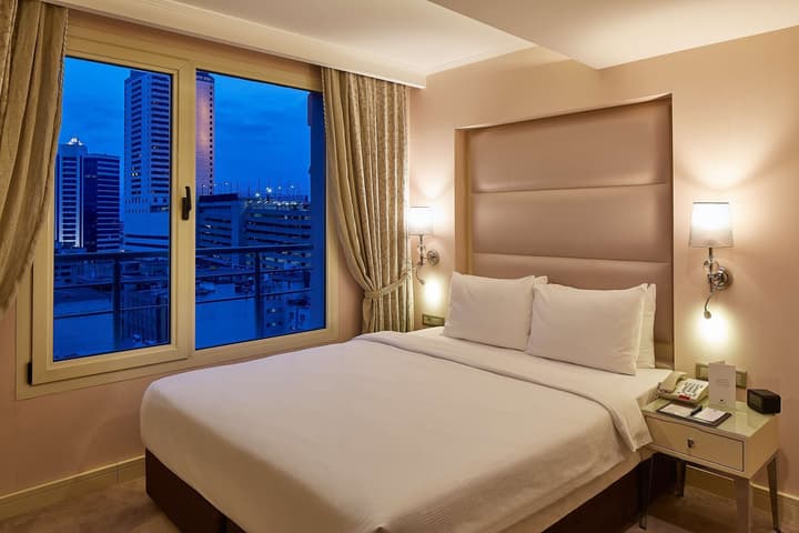 Doubletree By Hilton Hotel Izmir - Alsancak
