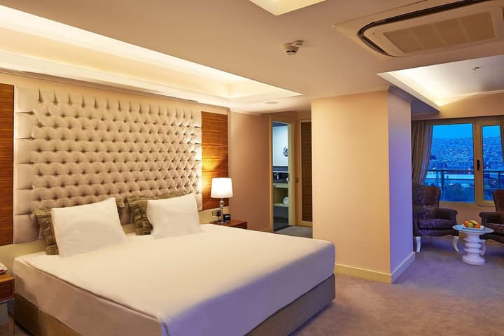 Doubletree By Hilton Hotel Izmir - Alsancak