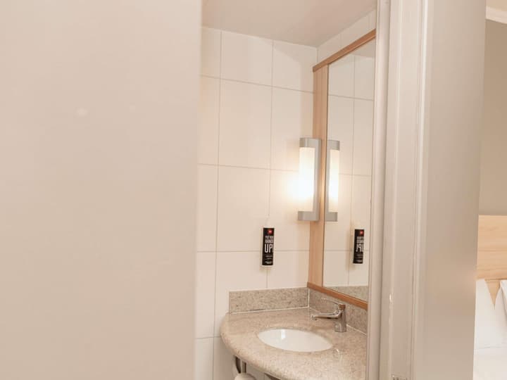 ibis Santiago Las Condes