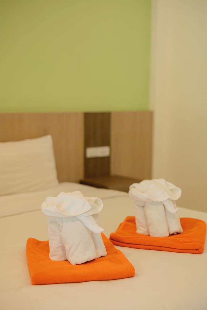 Tonsai Bay Resort