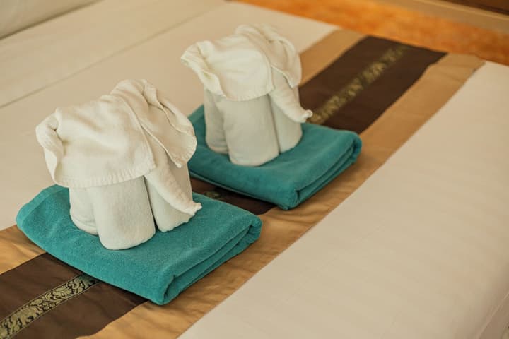 Tonsai Bay Resort