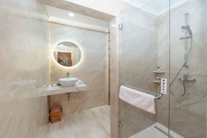 Grand Istana Rama Hotel