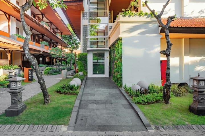 Grand Istana Rama Hotel