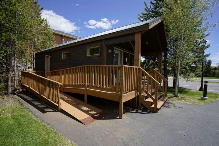 Explorer Cabins At Yellowstone