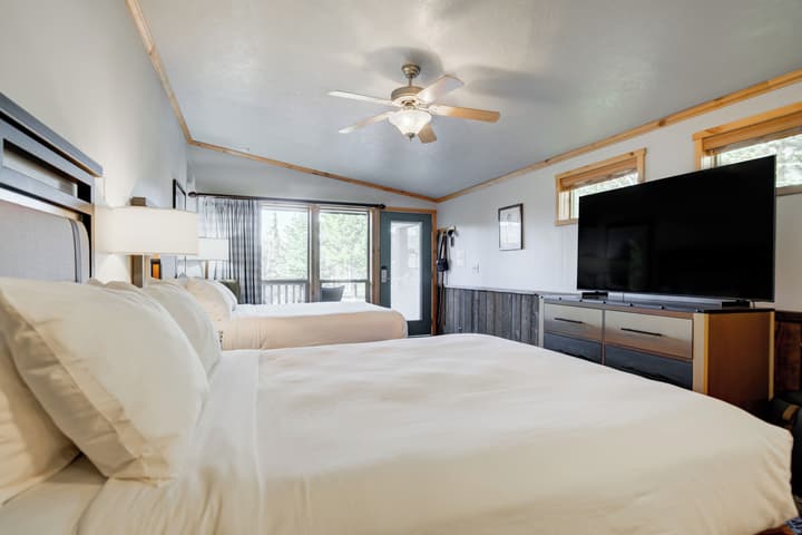 Explorer Cabins At Yellowstone
