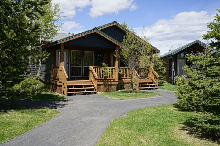 Explorer Cabins At Yellowstone