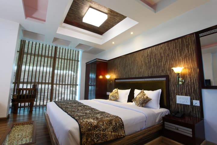 Hotel Tigers Roare'