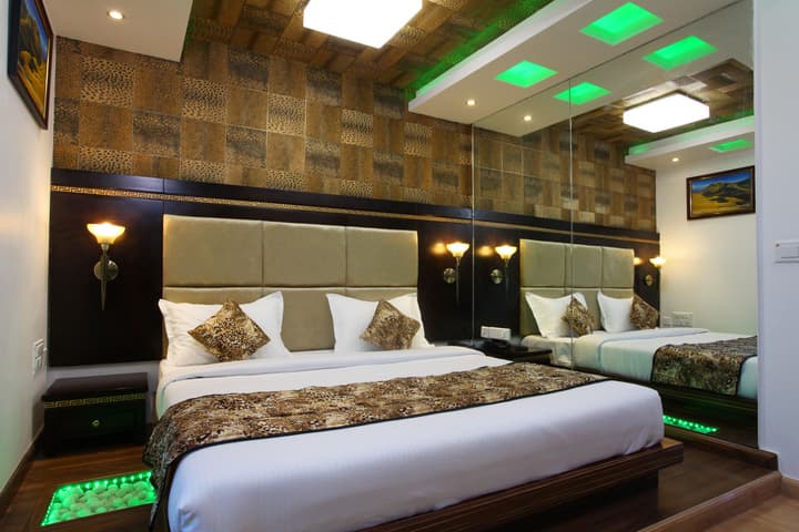 Hotel Tigers Roare'