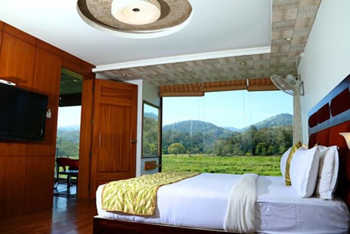 Hotel Tigers Roare'