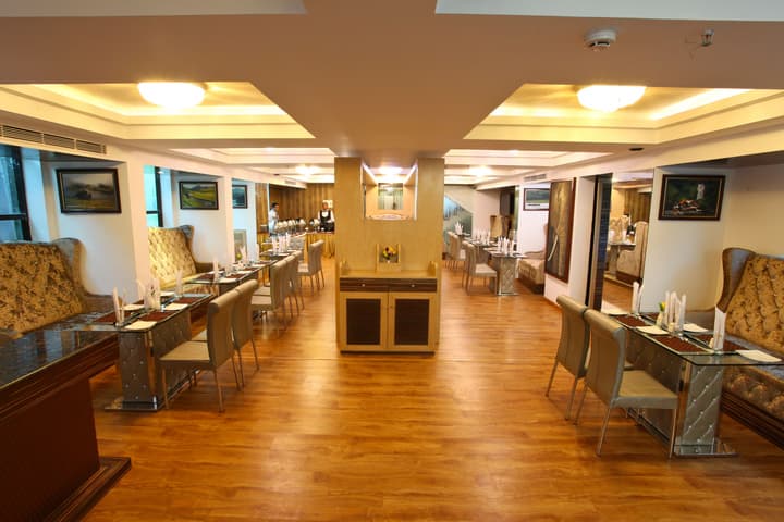 Hotel Tigers Roare'