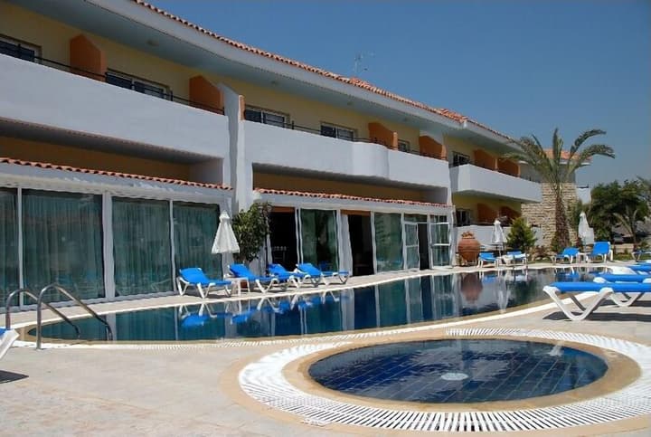 Moniatis Hotel