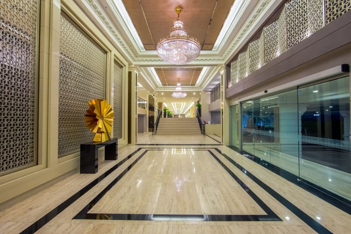 Mandarin Hotel Managed by Centre Point