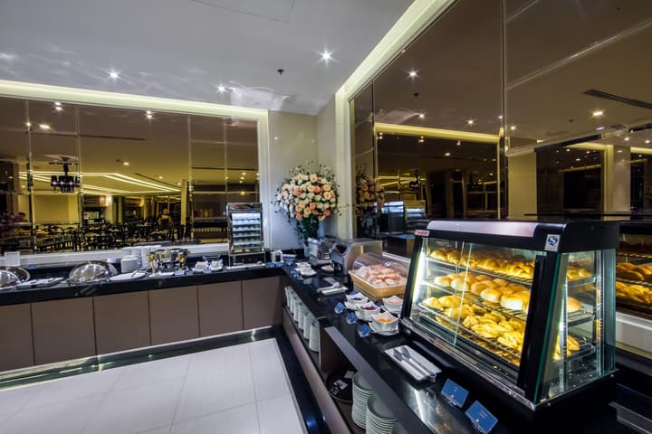 Mandarin Hotel Managed by Centre Point