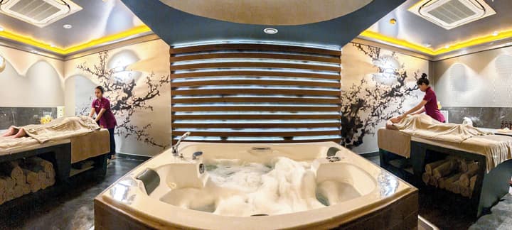 Ramada Hotel & Suites by Wyndham Izmir Kemalpasa