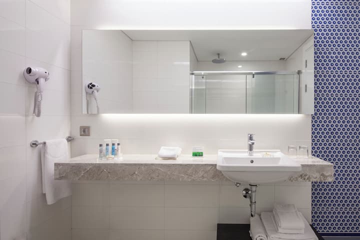 Ramada Hotel & Suites by Wyndham Izmir Kemalpasa