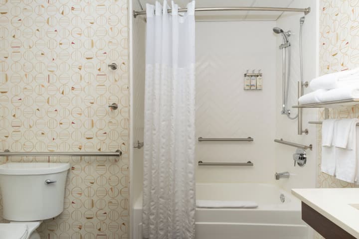 Holiday Inn Lancaster by IHG
