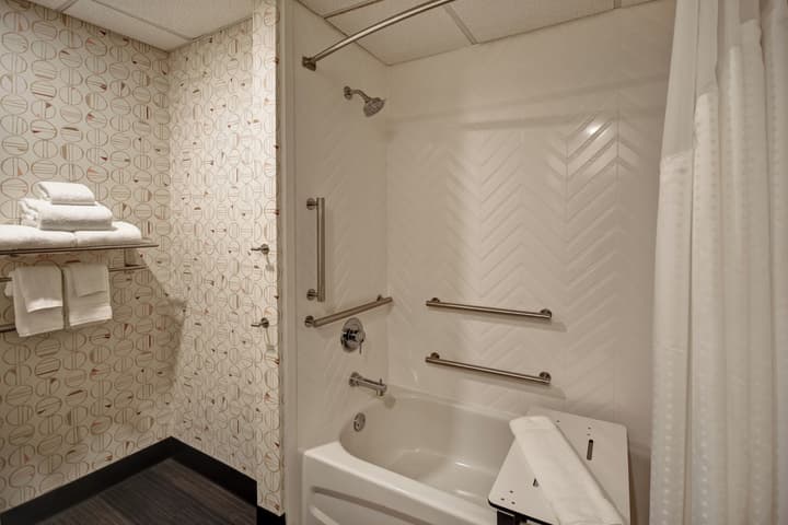 Holiday Inn Lancaster by IHG