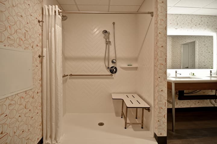 Holiday Inn Lancaster by IHG