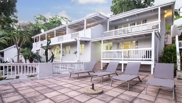 South Villa Guesthouse & Garden