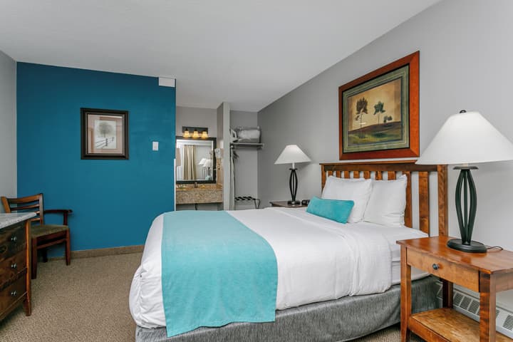 Tonquin Inn