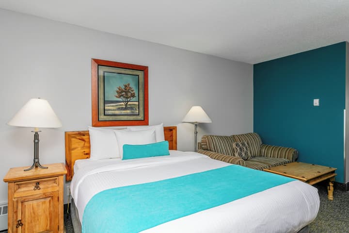 Tonquin Inn