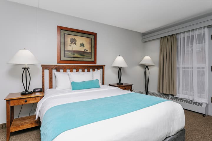 Tonquin Inn