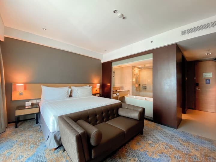 JS Luwansa Hotel and Convention Center