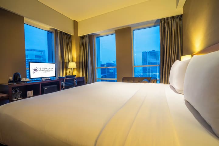 JS Luwansa Hotel and Convention Center