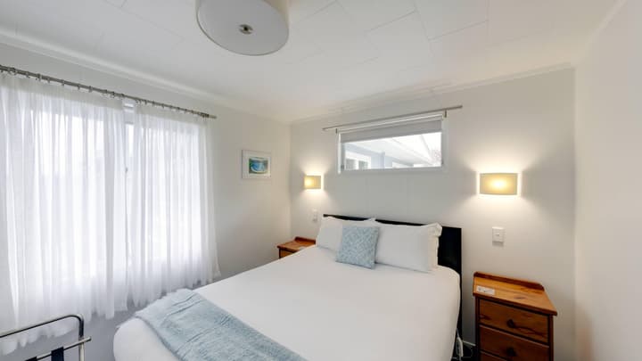 Harbour View Motel and Water Front Apartments