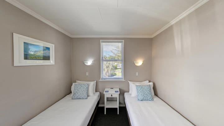 Harbour View Motel and Water Front Apartments