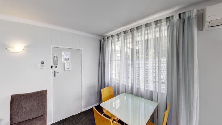 Harbour View Motel and Water Front Apartments