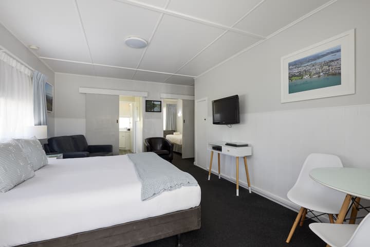 Harbour View Motel and Water Front Apartments