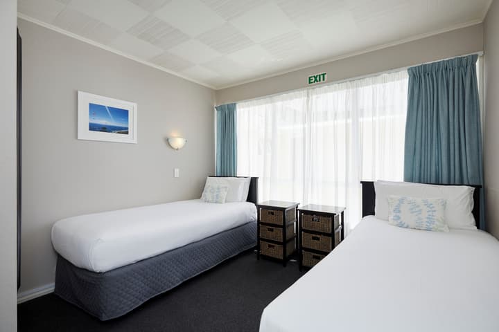 Harbour View Motel and Water Front Apartments